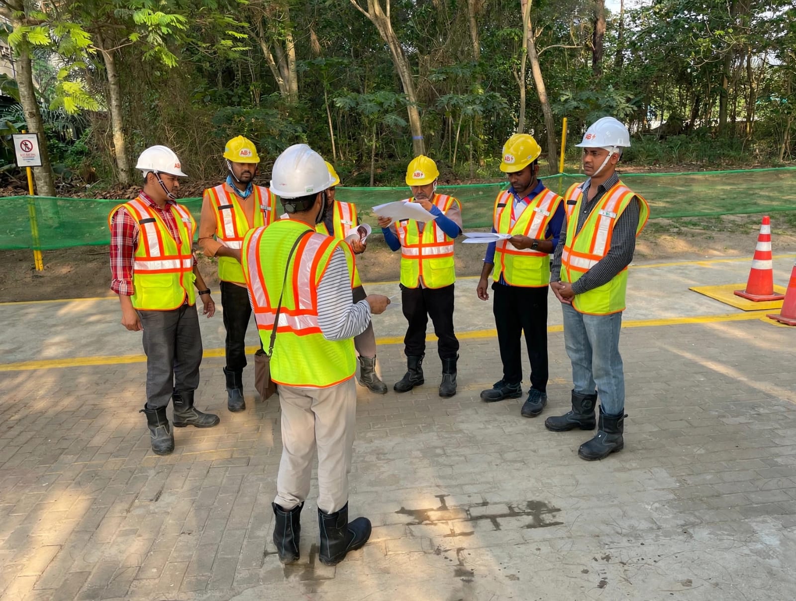 Supply Qualified Technicians for your Projects when you need extra hands